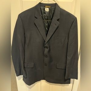 Men’s Jack Victor suit in gray. 48R pants 40/32. Make offer!!